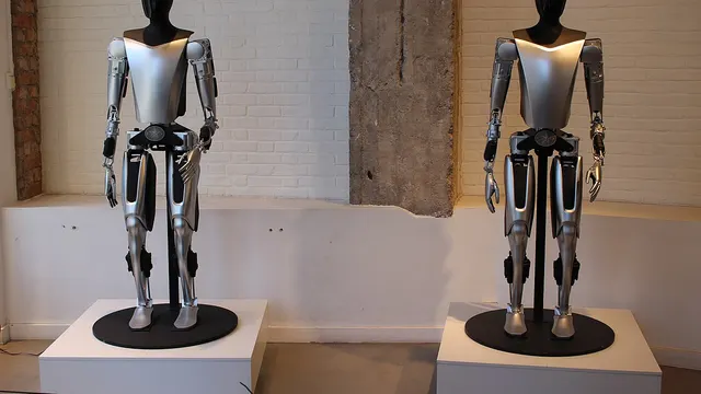 Le robot humanoïde Optimus de Tesla exposé à Stockholm