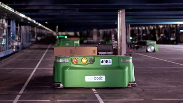 Walmart : ses petits robots d'entrepôt n'arrivent pas à sortir les objets lourds des cartons