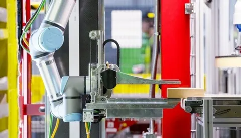 AWS wants an "easy button" to teach robots how to work, and is making it open source